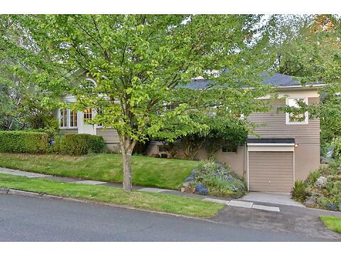 934 NE 33rd Ave virtual tour image
