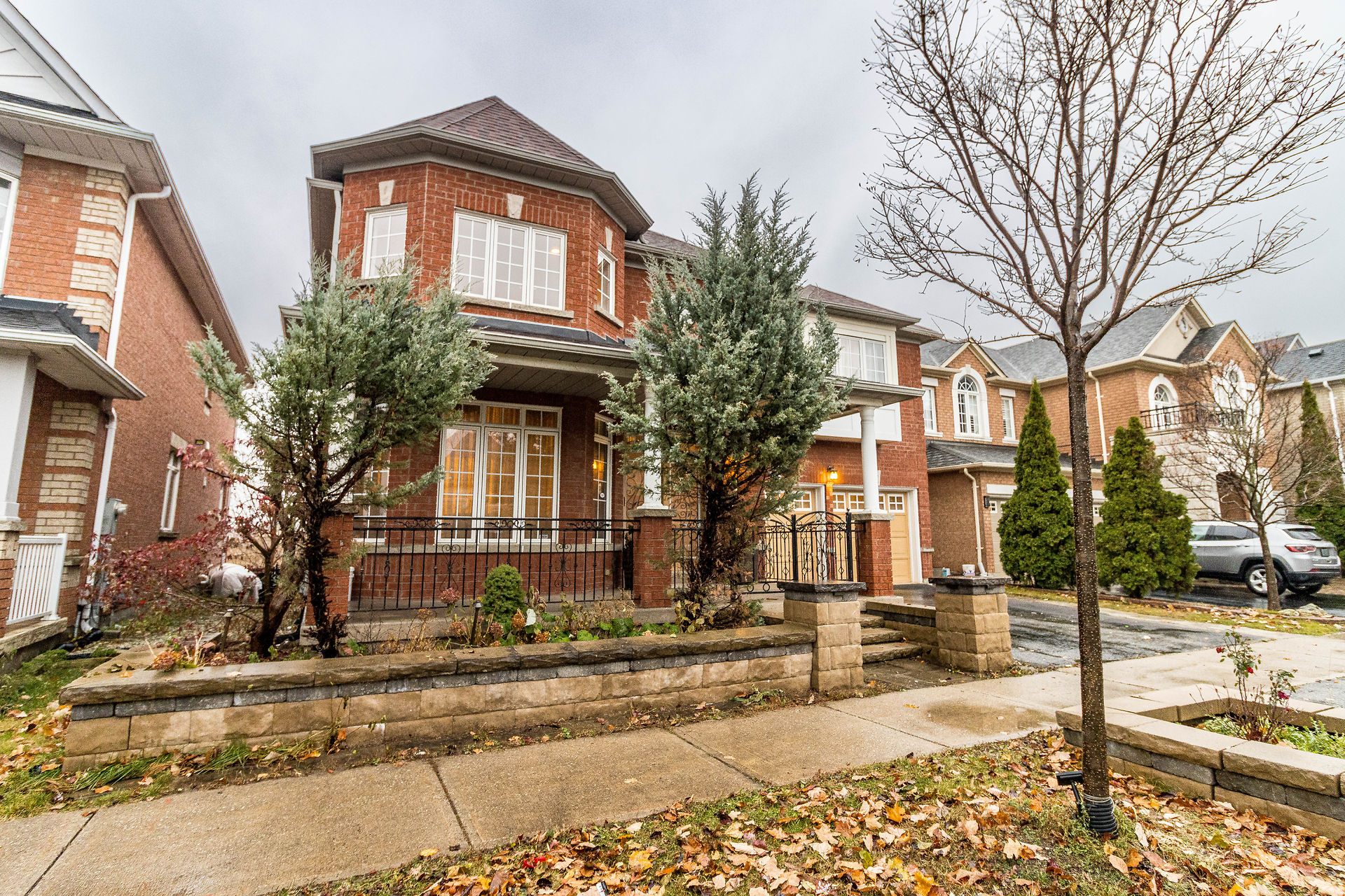 Virtual tour of 67 Alba Ave. Woodbridge Ontario L4H 2B3