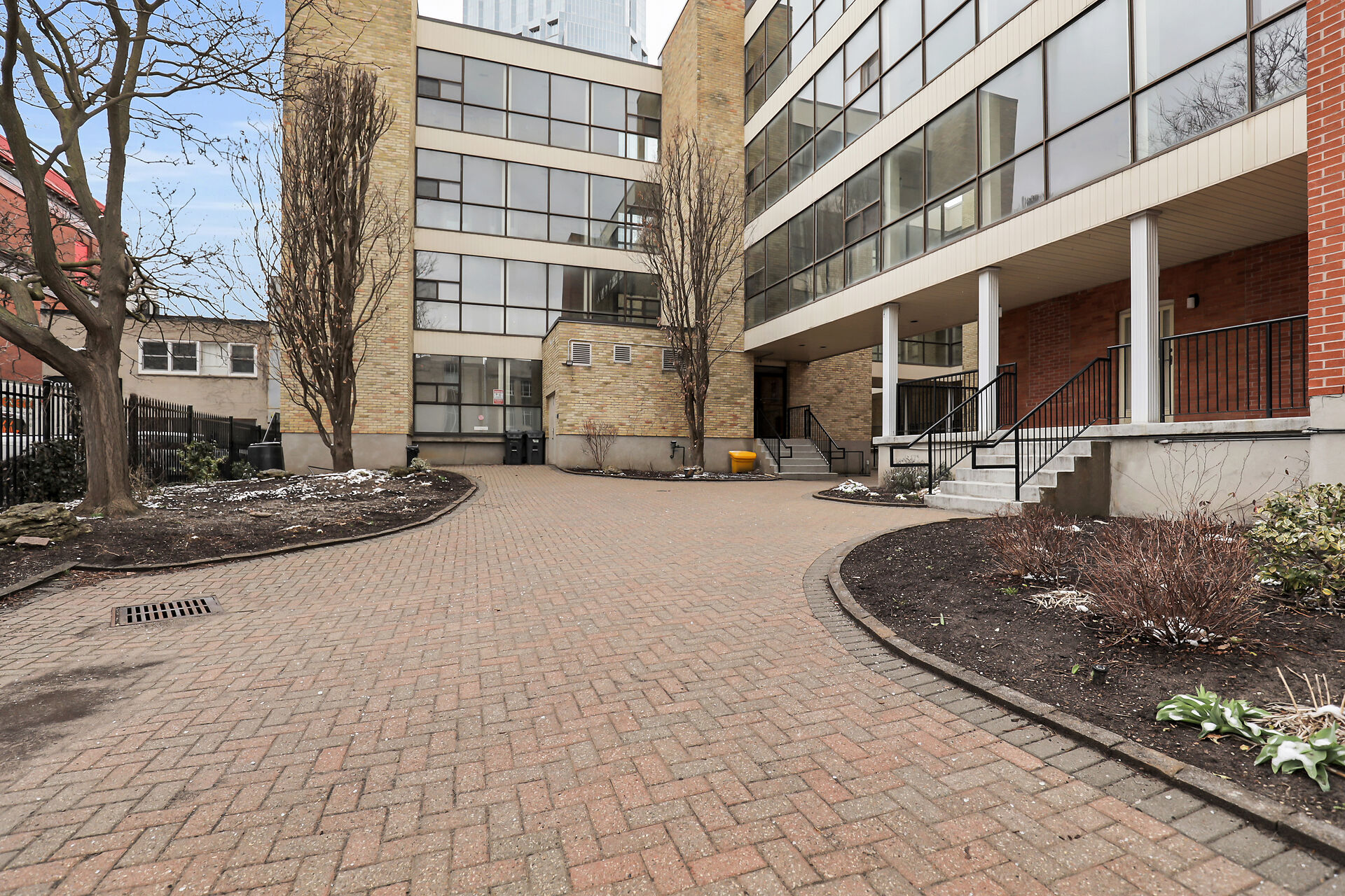 Virtual tour of 201-440 Wellington Street, London, Ontario, N6A 3P2