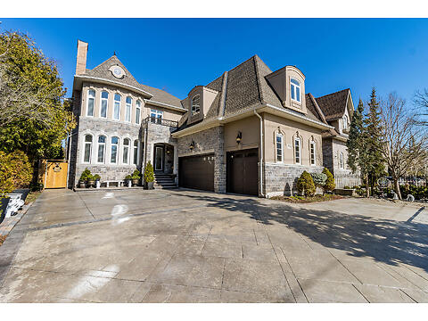 729 Queensway W. virtual tour image