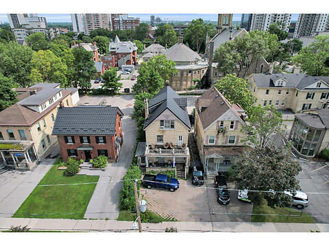 355 Dufferin Avenue virtual tour image