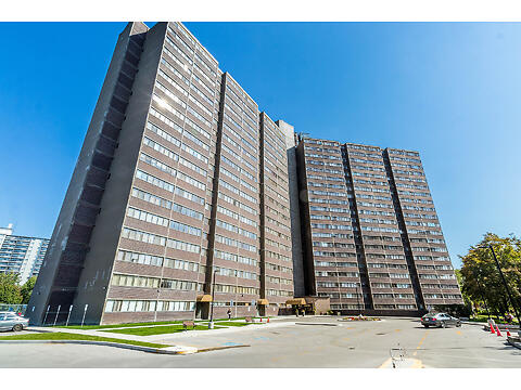 #815-11 Wincott Dr virtual tour image