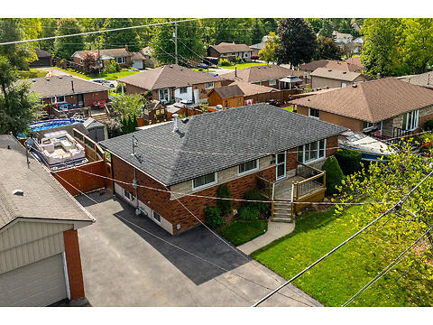 221 Mackenzie Cres. virtual tour image