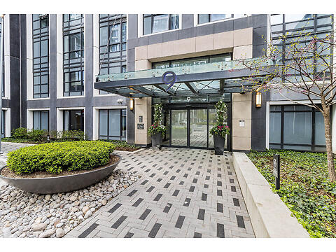 TH 7 - 9 Mabelle Ave virtual tour image