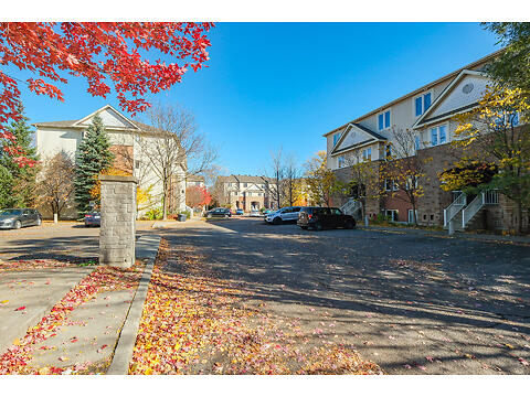 103 Strathaven Private virtual tour image