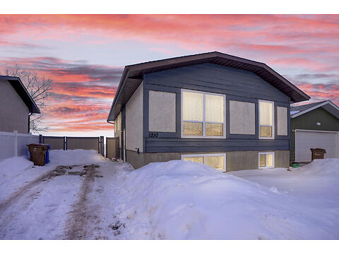 1210 Butterfield Crescent virtual tour image