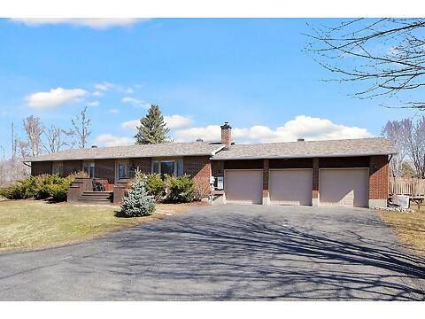 2313 Edward Kidd Crescent virtual tour image