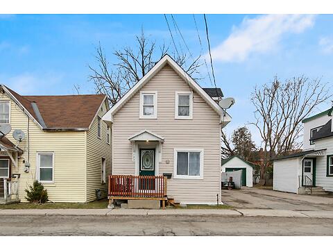 133 Bonnechere St S virtual tour image