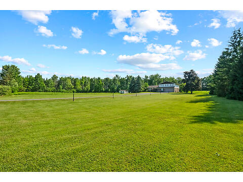 1376 MacDonald Road virtual tour image
