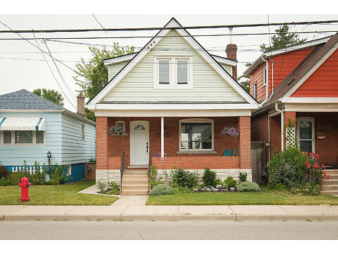 505 Queensdale Avenue East virtual tour image