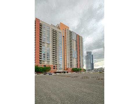 904-1053 10 St SW virtual tour image