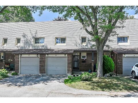 #18 - 1460 Garth Street virtual tour image