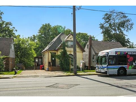 583 Highbury Ave virtual tour image