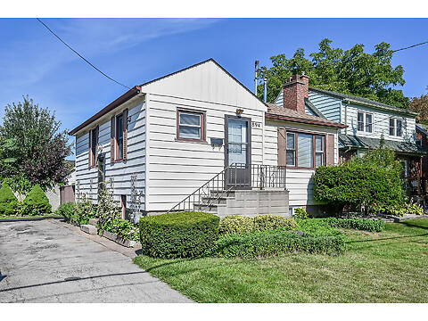 894 Garth St. virtual tour image
