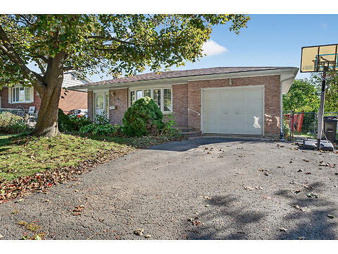 747 Laidlaw Crescent virtual tour image