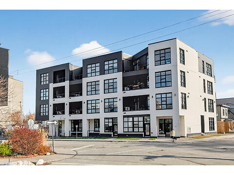 105-101 Pinhey Street virtual tour image