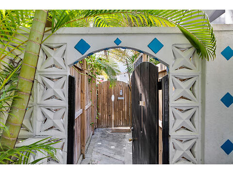 1016 Varela St virtual tour image