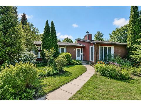 10 Amundsen Crescent virtual tour image