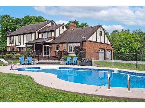 4905 1st Line virtual tour image