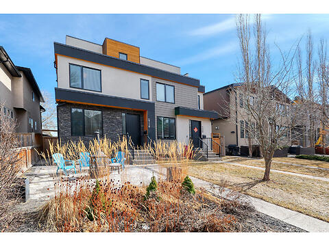 2418 24a St SW virtual tour image