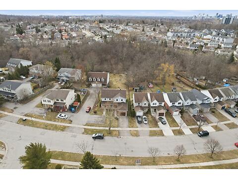 815 Deveron Crescent virtual tour image