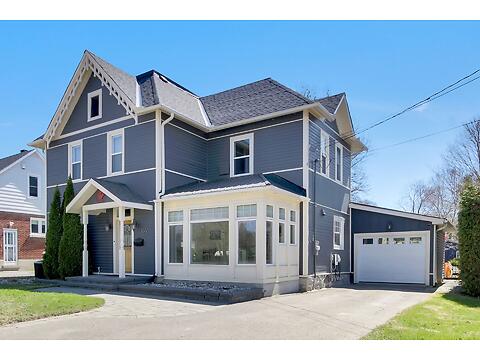 154 Lake Ave. E virtual tour image