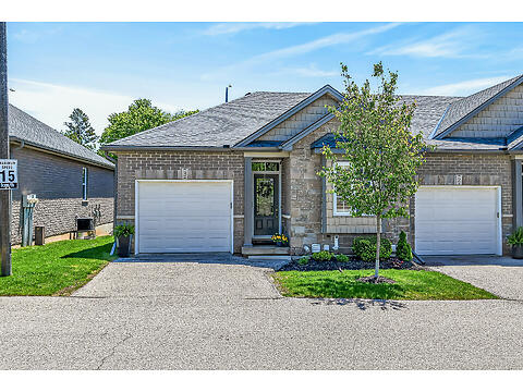 244 Dundas St W #3 virtual tour image