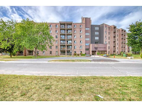 206-17 Eldon Hall Place virtual tour image