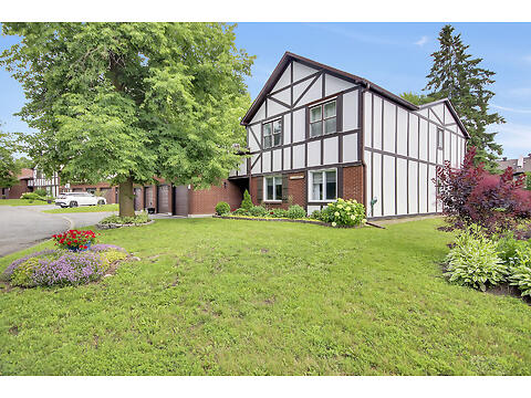 10 B Stonehill Court virtual tour image