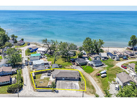 1048 Lakeshore Rd. virtual tour image