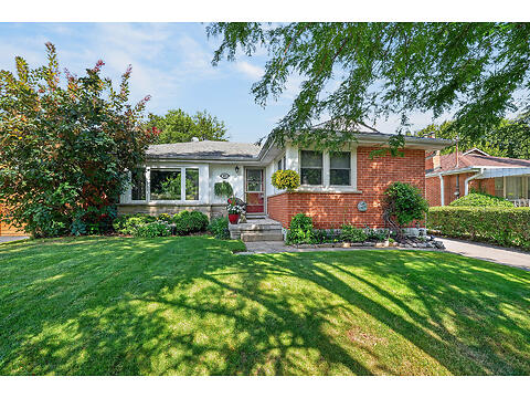 465 Springbank Cres virtual tour image