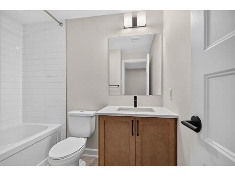 515 Swinley Crescent virtual tour image